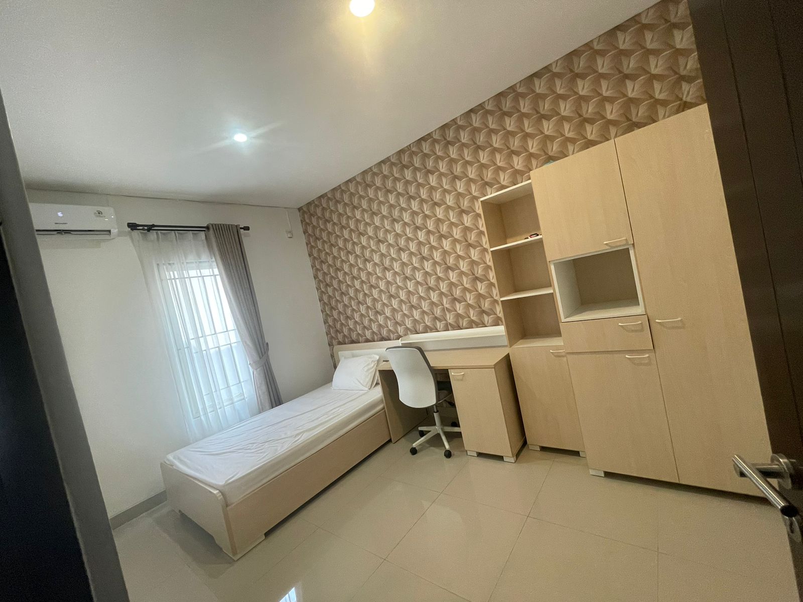 Rumah Disewakan Fully Furnished di Cluster Cosmo Lippo Cikarang